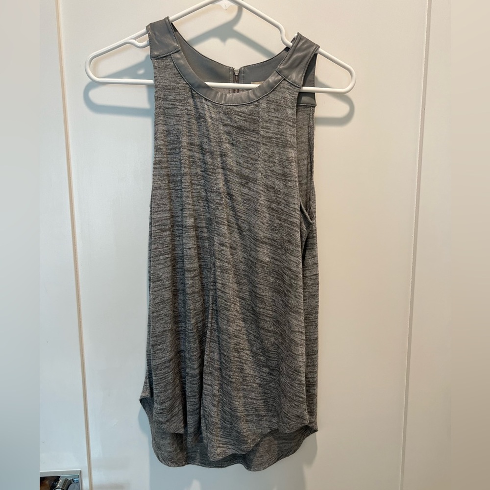 Banana Republic grey sleeveless top